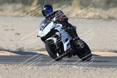 media/Dec-04-2025-Racers Edge (Thu) [[5ebc9f124d]]/3-B Group/1-Session 1 (Turn 7)/